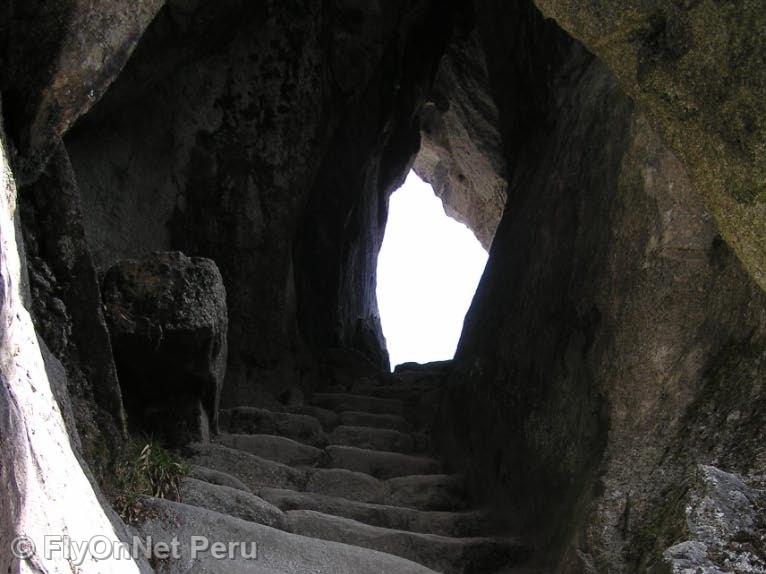 Album fotografico: Tunnel scavato nella roccia sul Sentiero Inca