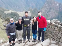 Arrivo del gruppo di escursionisti a Machu Picchu